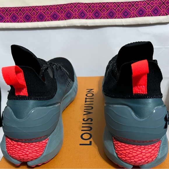 H O V R - Picture 10 of 12